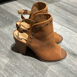 Lucky brand cognac sling-back peep toe heels. Size 11.